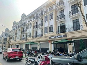 rẻ nhất thị trường!! shophouse 75m2 tại vincom đông hà chỉ 5,2 tỷ tặng vf5