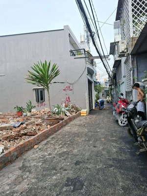 bán gấp 2 lô đất 71m2 gần chợ hiệp bình, sổ hồng riêng full thổ cư, vuông vức nở hậu, hơn 4 tỷ