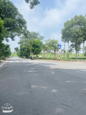 ôtô tránh 10m ngõ ôtô vào ôtô đỗ trong đất sổ đỏ 58m2 long biên aeon gần giá hơn 5tỷ