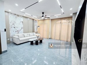 bán nhà : ba đình, dt 51m2 , 4,5 tầng, mặt tiền 5,6m, nhà vuông đẹp, 2 mặt thoáng, sổ nở hậu,