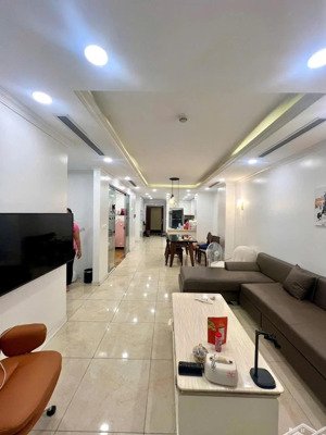 bán nhà vị trí đẹp tại trung liệt ô tô đỗ cổng - đống đa dt 52.4m2 giá 17.8 tỷ tl