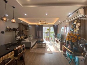 bán chung cư 89 phùng hưng căn góc 85m2, 3 ngủ, 2 vs, nhà đẹp thoáng.