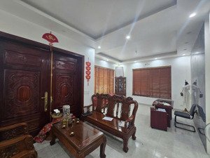 nhà 3 tầng-kinh doanh sầm uất ngày đêm-chân dự án cầu thượng cát cách đường tl 8 làn xe 30m