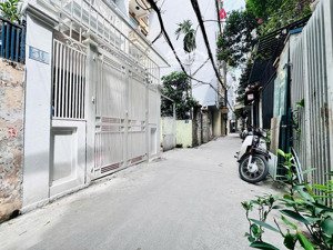 bán nhà quan hoa tt cầu giấy 50mx5t,mt3.6m giá 13.5tỷ xe 5 tạ đỗ cửa ngõ thông tứ tung kinh doanh