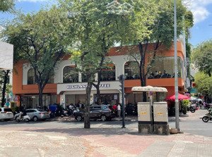 vị trí làm nên thương hiệu-góc 2mt phổ quang-hoàng minh giám -15x10m- 4 tầng - hđ 150tr - giá 40 tỷ