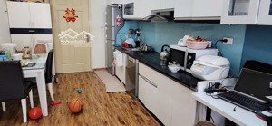 chủ nhà cần bán căn 67m 2 phòng ngủ 2 vệ sinh toà hh4 - linh đàm - hoàng mai full nội thất tầng đep