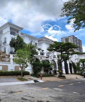 định cư bán gấp biệt thự siêu đẹp đường nb song hành, an phú, q2-240m2(10x24)h 3 tầng thuê 800 tr/n