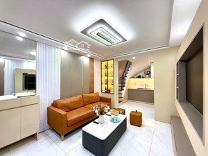 bán nhà lạc long quân-dân xây- nhà mới đẹp-sân để xe-43mx6 tầng-nhỉnh 7 tỷ