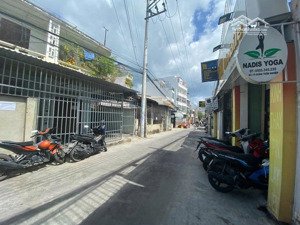 nhà 2 tầng mặt tiền đoàn trần nghiệp cách biển 400 m giá 6 tỷ 720 diện tích 66 m ngang 4,26