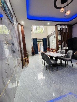 chủ cần bán nhà sổ hồng riêng thổ cư 100%