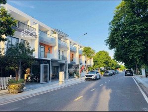 bán nhà gói 8-mỹ gia đường thông gần hồ bơi, thích hợp ở hoặc kd.