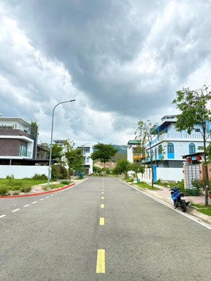 bán lô góc đường 16m gói 2 mỹ gia giá 51.5tr/m2 bao cọc, thiết kế