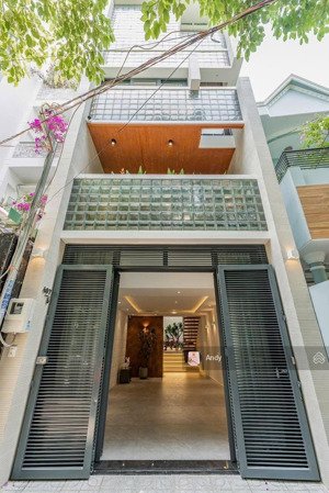 nhà mới đẹp, ô tô đậu nhà, đi bộ là tới gigamall, phù hợp vừa ở vừa làm văn phòng