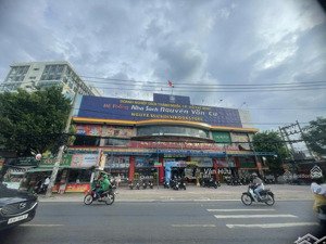mặt tiền võ văn ngân, tp. thủ đức - dt: 40x50m - cn: 2.000m2 - hđt: 700 triệu - giá: 179 tỷ