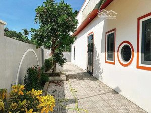 ocb thanh lý căn nhà vườn , shr , giá tót .