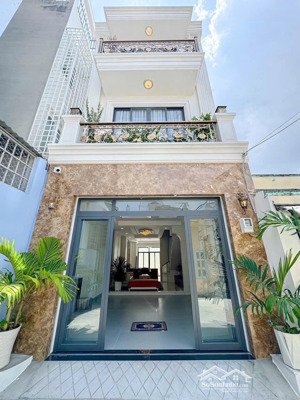 bán nhà quận 7 diện tích rộng 81m2 xây 3 tầng full nội thất xe hơi tận nhà