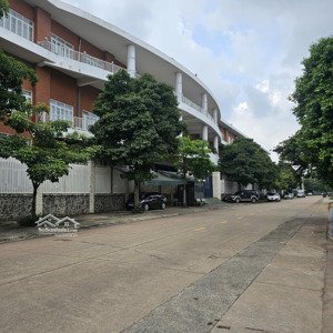 tthc dỉ an _ ngay trường qt việt anh _ 3 tầng _ đường 12 thông .khu nhà giàu