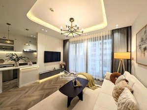 cần bán căn hộ green valley 120m2 3pn giá chỉ 9.3 tỷ. lh: mr hùng