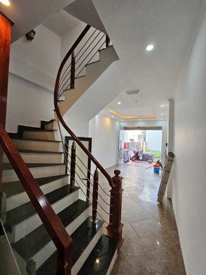 bán nhà 36,5 m xây 4,5 tầng tại thanh am việt hưng, long biên giá đầu tư chỉ 5,6 tỷ