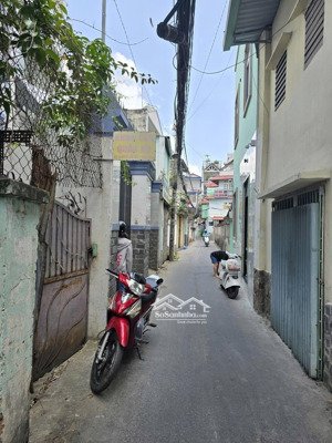 bán nhà gần trường đh công nghiệp tphcm 81m2 cấp 4