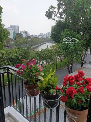 căn hộ cao cấp view sông thoáng mát full nội thất khoá từ vân tay vị trí tiện di chuyển các quận