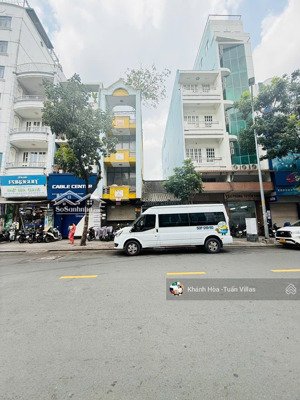 siêu phầm khan hiếm mặt tiền phổ quang - 8,2m*20m - cấp 4- ctxd hầm 8tầng - gía : 40tỷ