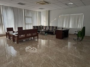 cho thuê mb 600m2 mặt tiền đường 20m giá 70 triệu. trảng dài-biên hòa-đồng nai 