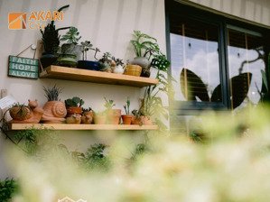 bán căn hộ sân vườn akari 75m2 + 18m2 sân vườn, thông sân chung. nhà full nội thất mới 100%, sổ sẵn