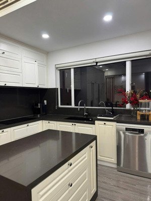 cần cho thuê cc galaxy 9 dt 50m2 1pn 1wc + bếp ăn giá 12tr/th lh tuấn