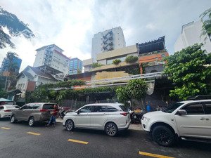 gấp!!!nhà đẹp tại mặt tiền đường lê ngô cát p. võ thị sáu quận 3