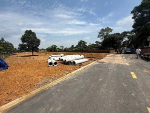 em cần bán vài lô đất tại xuân sơn , sơn tây ạ