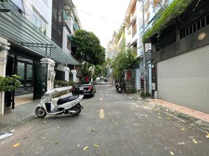 bán biệt thự lk khu đtm dịch vọng dt 103m2 x mt 6m, 5 tầng, vị trí rất đẹp, gần công viên cầu giấy