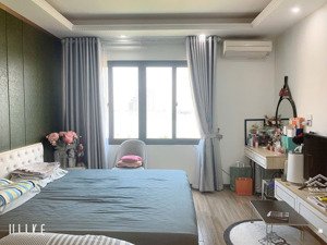 cho thuê căn hộ apartment 1n,1k full đồ vip, ngõ rộng view toàn mặt hồ tây. chỉ 13tr