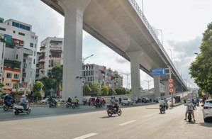 tôi bán nhà mặt đường trường chinh diện tích 563,8m mặt tiền 18,27m