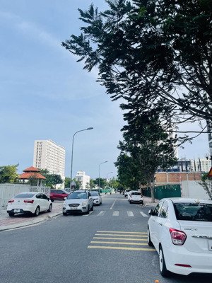 hàng hiếm hà quang 1 đối diện công viên, hướng nam, cạnh toà căn hộ, giá chỉ 67 triệu/m2.