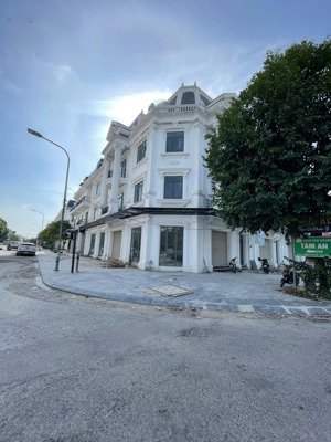 cho thuê nhà lô góc kinh doanh 2 làn đường lenin, diện tích khủng: 720m2, 4 tầng. giá 60tr