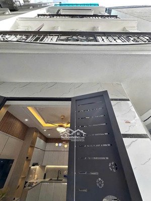 nhà đẹp hoàng mai 5 tầng full nội thất. chỉ hơn 5 tỷ