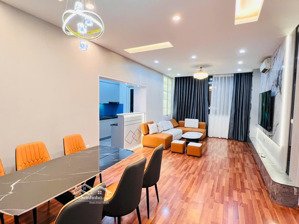 (giá thật) chính chủ bán căn hộ 118m2, 3n - 2 wc, tầng trung đẹp nội thất đầy đủ. cửa tb bc đn