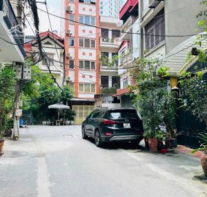 chính chủ cần tiền bán gấp- phân lô - oto tránh trước nhà- nhà đẹp ở ngay- tt. quận thanh xuân.