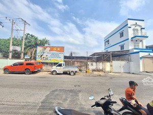 kho xưởng công ty đ. xe cont giáp thủ đức kế khu chế xuất linh trung tp.thuận an (p. bình hòa hcm)