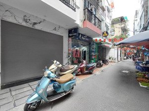 bán nhà đầu phố cầu giấy 46m2x6tâg, giá 15.8 tỷ