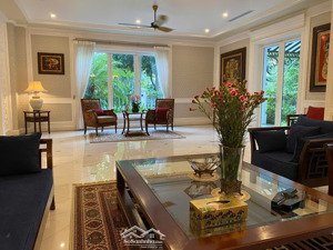 cho thuê giá 170tr/1 tháng, biệt thự vinhomes riverside. sđt liên hệ 