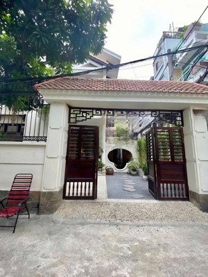 chính chủ cho thuê biệt thự hẻm ô tô 480/ nguyễn tri phương q10 dt 15mx20m 4 tầng sân vườn 50tr tl