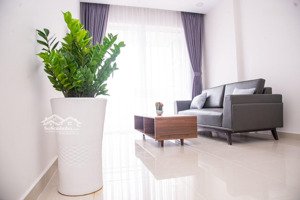 gia đình bán căn góc cc 319 lý thường kiệt q.11. dt 50m2 2p, sh lâu dài. giá 2,4 tỷ. 