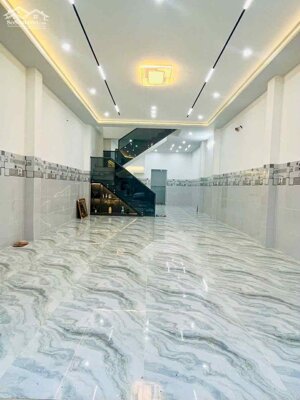CHO THUÊ NHÀ 3 LẦU ĐẸP MỚI TRỤC CHÍNH KDC HỒNG LOAN 15TR