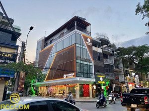 nhà mặt phố văn cao, lô góc 2 đường to. vị trí trung tâm phố.