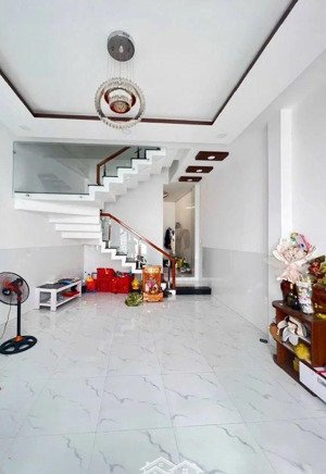 sốc giá chỉ 2tỷ120 cho căn nhà 2 tầng ngay đường nguyễn văn đậu, gần ubnd q.phú nhuận!!