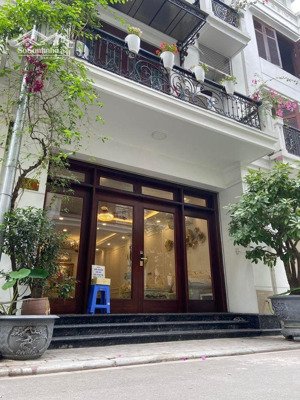 bán nhà tây sơn đống đa 29.5m2 5 tầng mặt tiền 4.5m 8.25 tỷ gần phố nhà đẹp ở ngay lhcc 