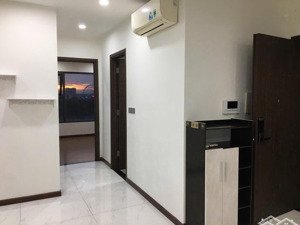 chính chủ cho thuê căn hộ 8.02 chung cư res 11 - 205 lạc long quân