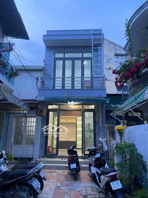 nhà lầu đường số 4 linh tây gần chợ thủ đức hẻm thông ra phạm văn đồng sổ hồng riêng